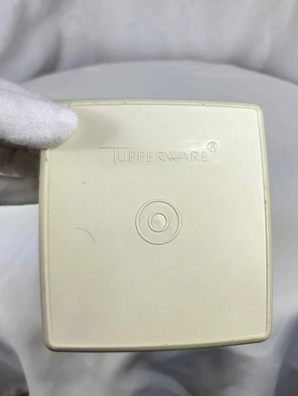 Tupperware reusable square